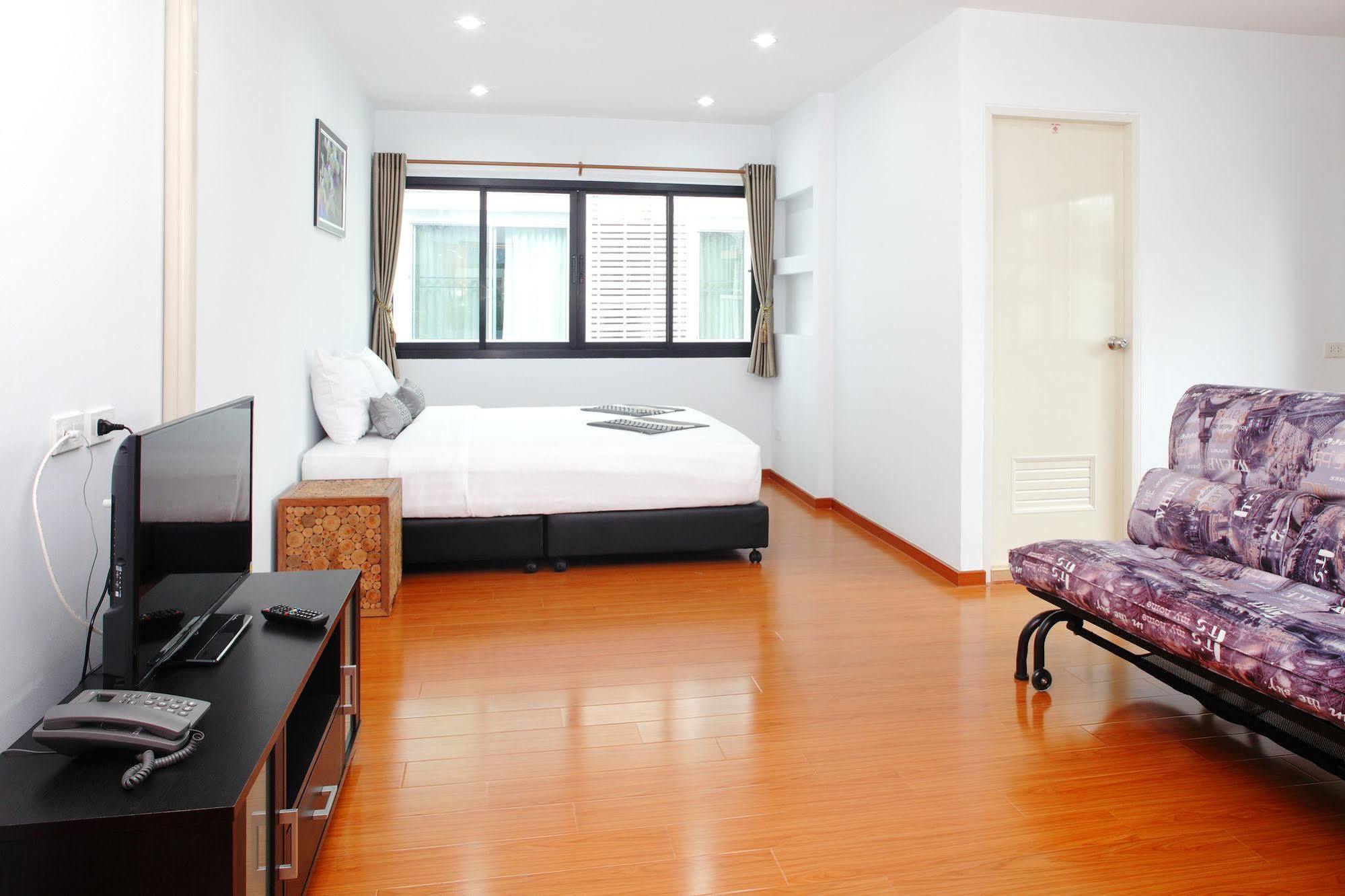 Double Dd House At Mrt Sutthisarn Bangkok Exterior foto